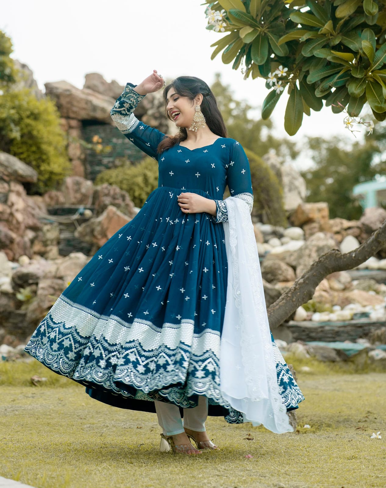 Shanaya Premium Quality Suit Set