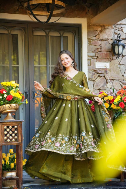 Saanvi Floral Wedding Wear Anarkali Set