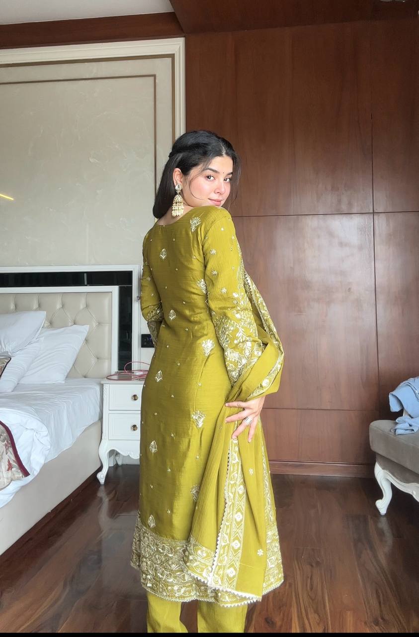 Lishika Traditional Embroidered Kurta Set with Dupatta