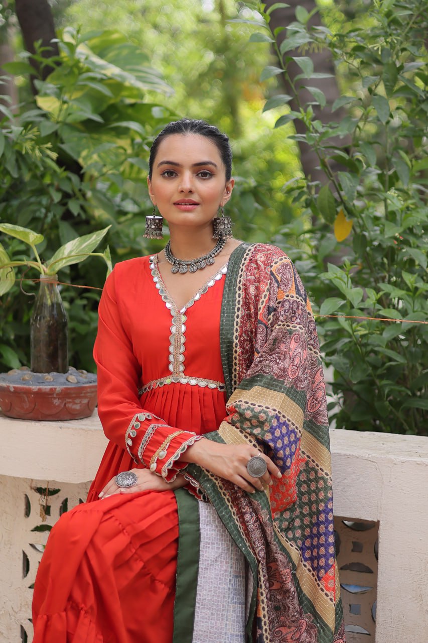 Samaira PRODUCT DETAILS :Festive Glow Designer Tiered Anarkali Gown with Heritage Print Dupatta