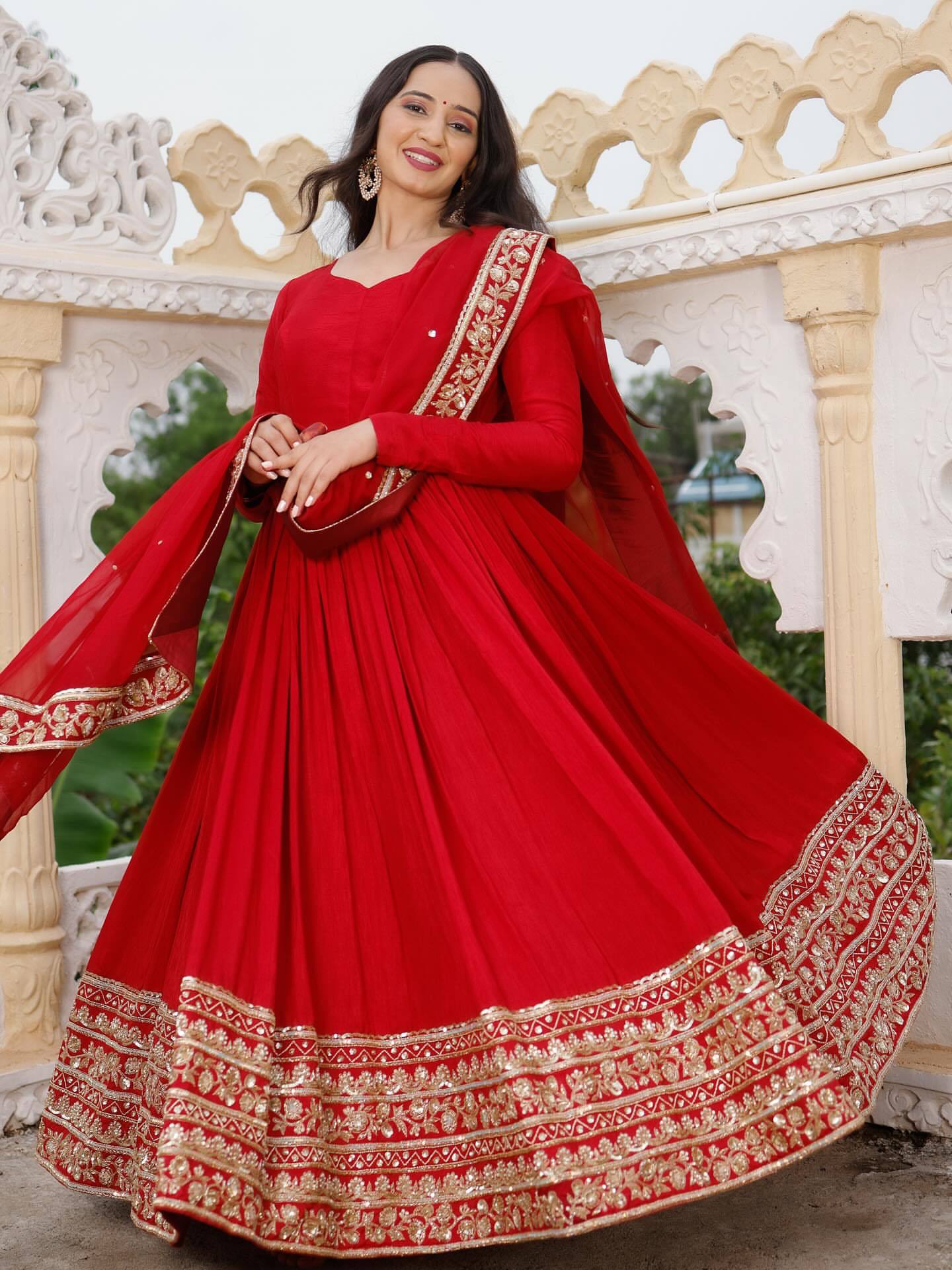 Aaradhya’s Regal Red Anarkali Gown