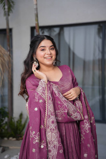 Gulveen Glint Suit Set