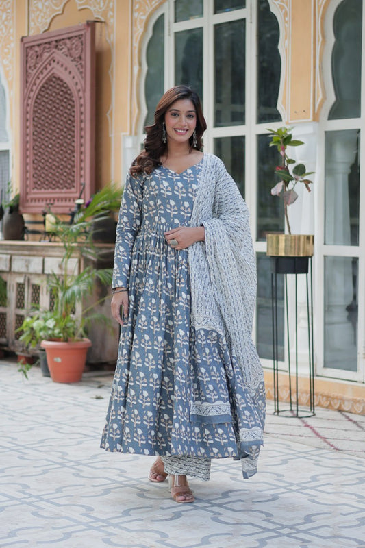 Nivya Twins Aura of Tradition Pure Cotton Gown Success