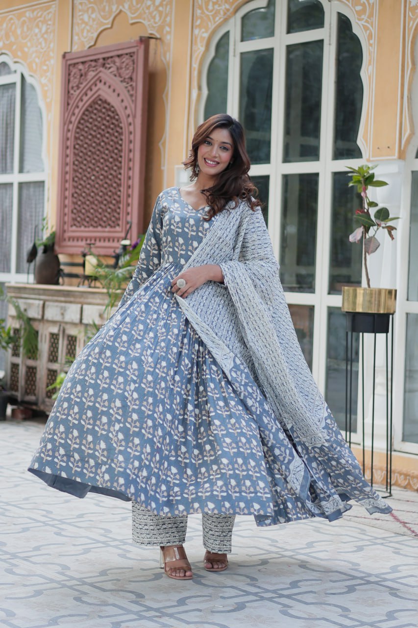 Nivya Twins Aura of Tradition Pure Cotton Gown Success